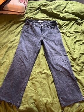 Abercrombie curve love low rise baggy jeans in “black with raw hem” size 28